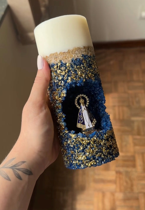 Vela Artesanal Nossa Senhora Aparecida - Cristais Azul e Ouro Premium