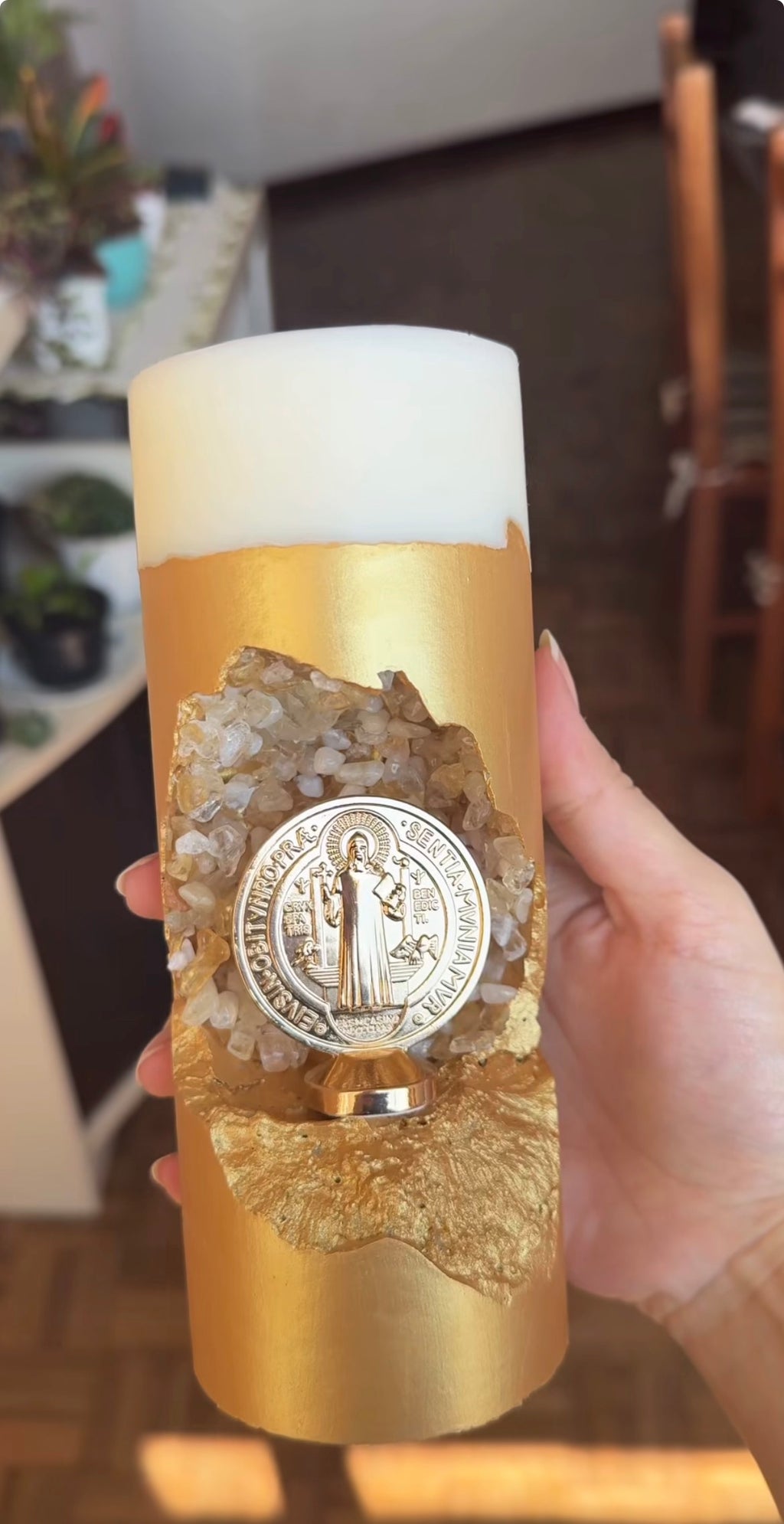 Vela Artesanal São Bento - Cristais Champagne e Ouro