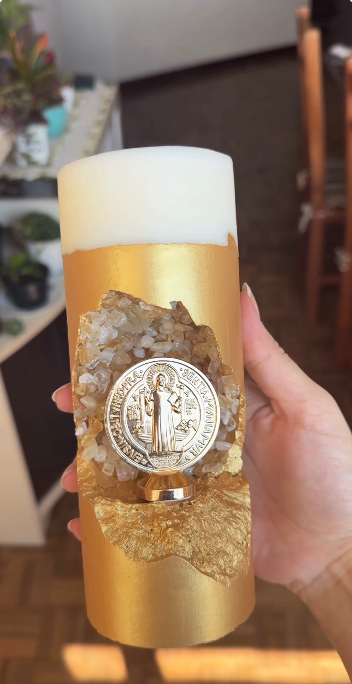 Vela Artesanal São Bento - Cristais Champagne e Ouro