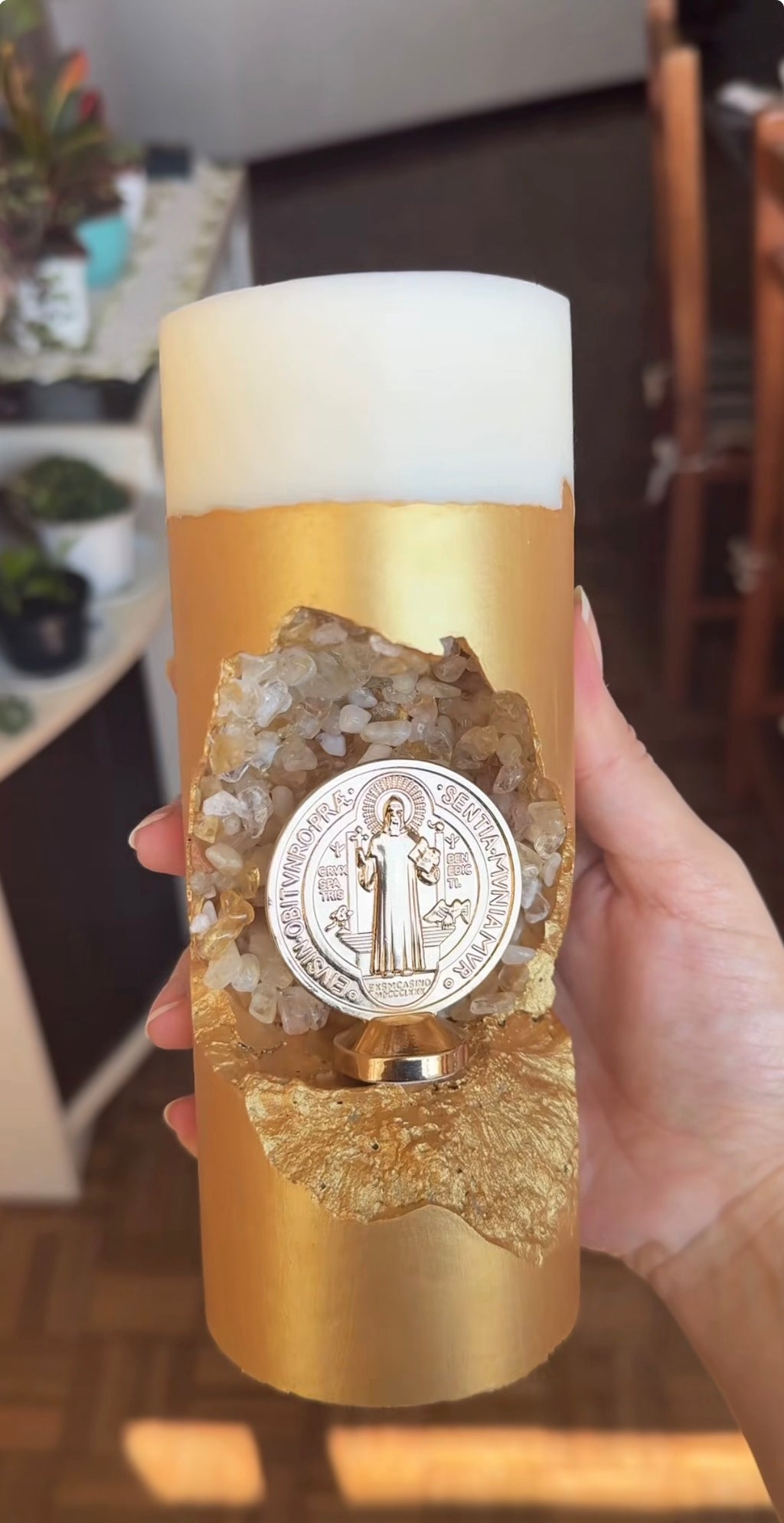 Vela Artesanal São Bento - Cristais Champagne e Ouro